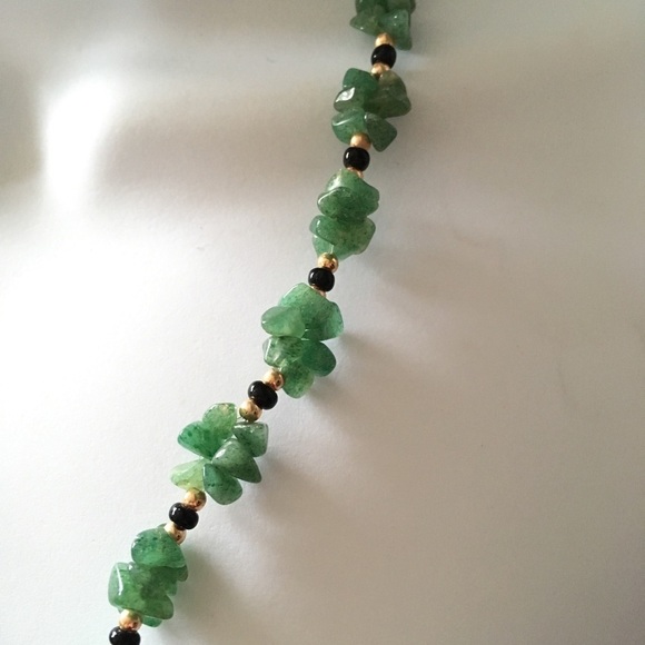 Vintage Green Gemstone Chips Boho Necklace - Picture 3 of 5